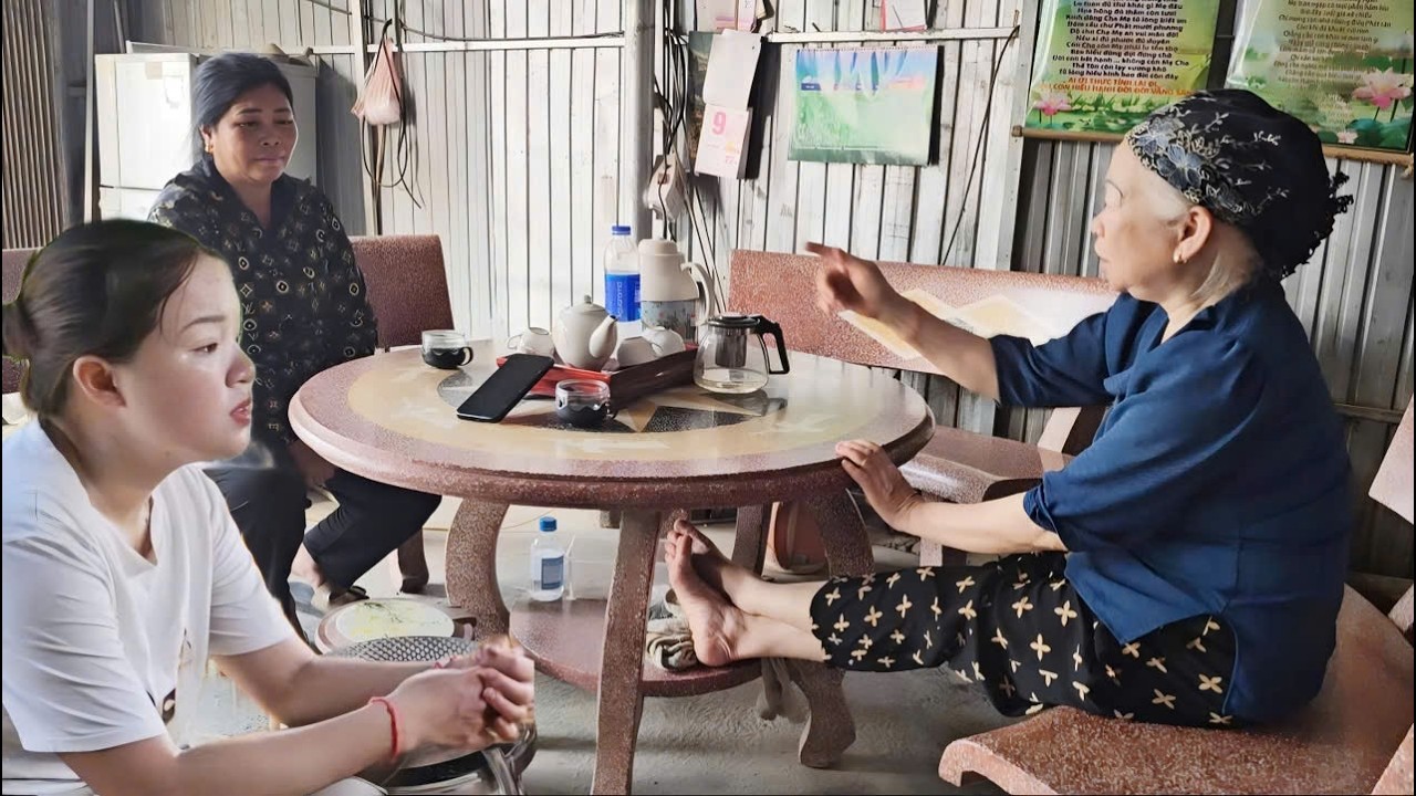Nam's grandmother was furious when Hang's mother came to scold her.