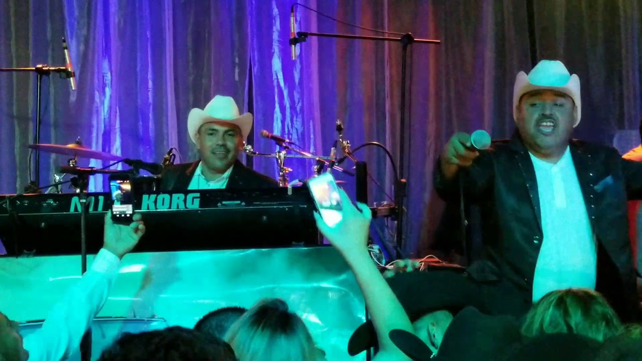 EL SOLITARIO DEL SUR / DE ESTA SIERRA A LA OTRA SIERRA EN VIVO Desde  Santa Ana, Ca.😉👌 06/18/17