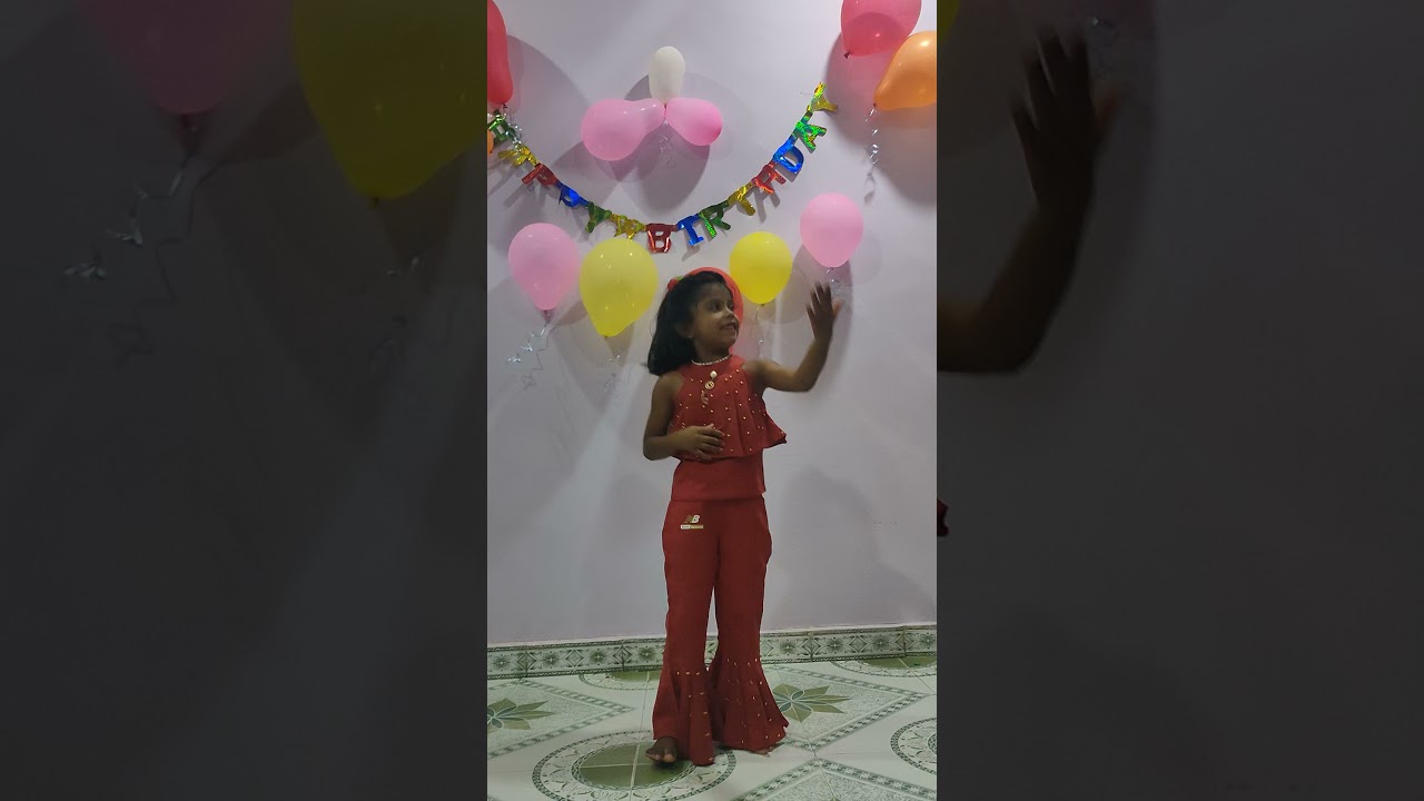 Shubhra dancing on Dheeme Dheeme 😄😄 my cutie is singing 😍 its her birthday | dance cover