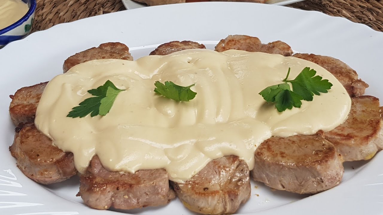 Solomillo de cerdo en salsa de queso. Facil, rapida, rica y barata