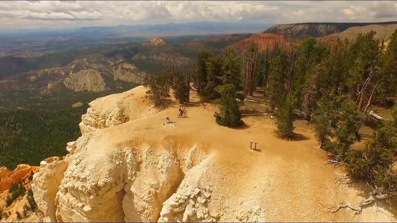 Aquarius Trail Scenery