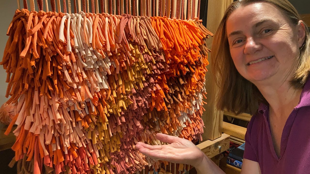 How to Dye T-shirts: Upcycling to Make Fluffy Rugs