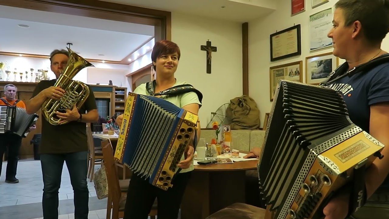 Vollmond Polka - Tina, Monika und Franz