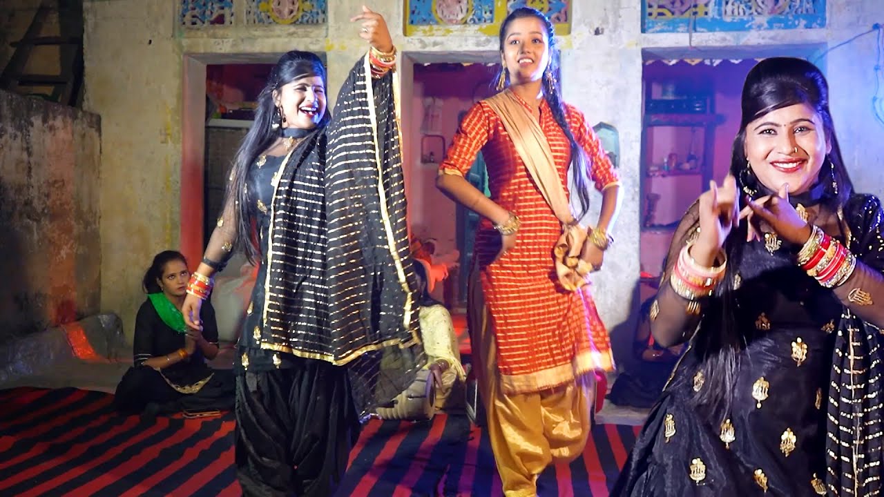 बबीता चौधरी ने किया मस्ती भरा नागिन डांस || म्हारी री गली में आया रे सपेरा || @Babita Ke Rasiya