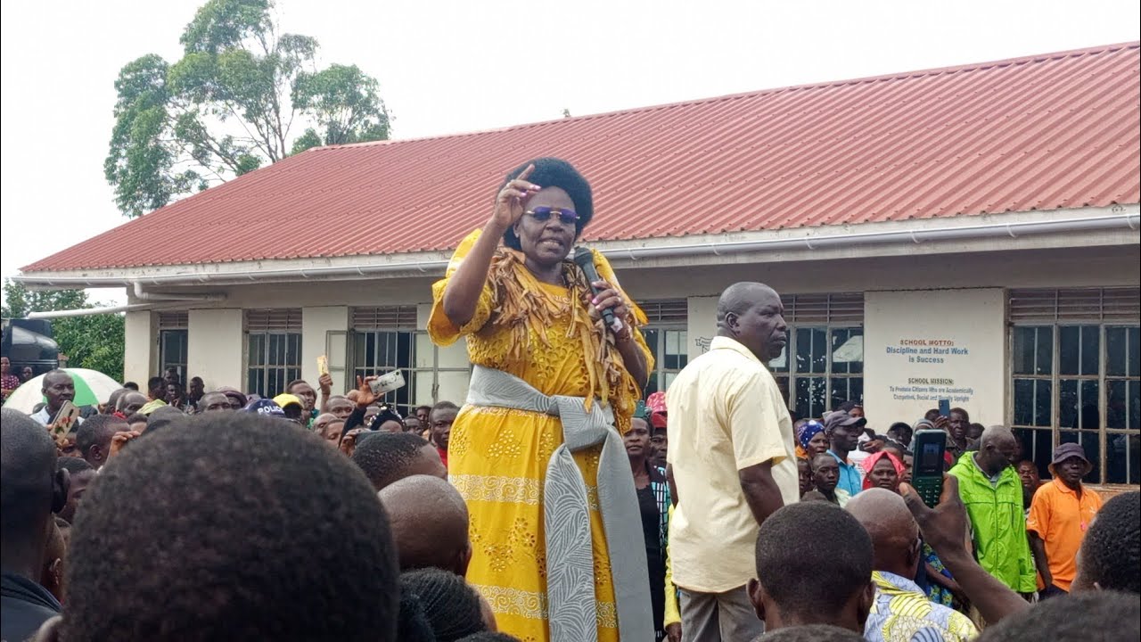 Hon kitutu Gorret in a joint Campaigns for NRM Woman MP seat for Manafwa in Buyawa town Council