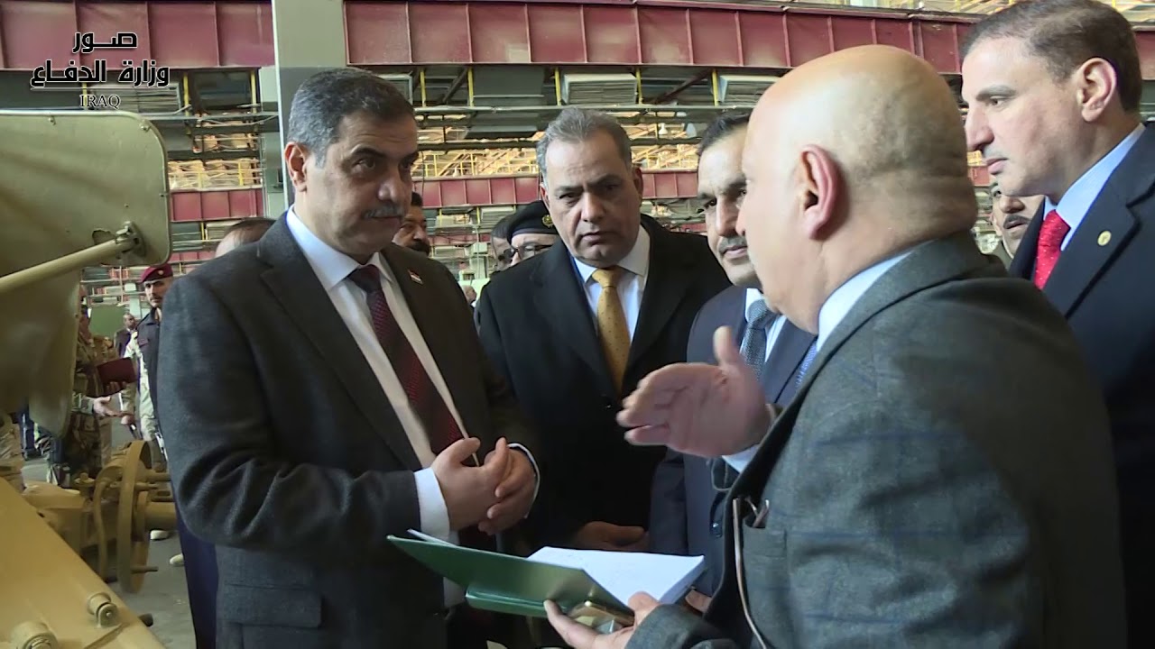 وزير الدفاع يزور مصنع الشهداء لصناعة المدافع الثقيلة التابع لوزارة الصناعة والمعادن