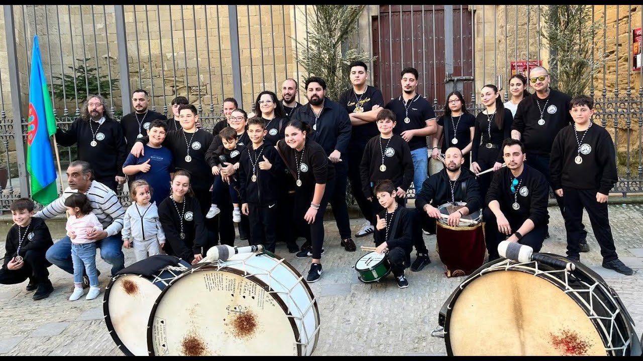 Actuación de la Banda de Bombos y Tambores de la Cofradía de los Gitanos