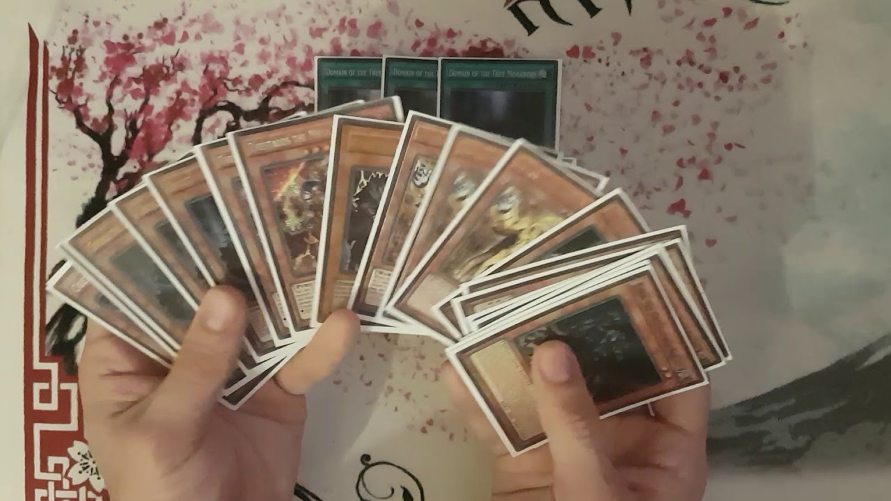Divine Monarchs 2018 - Hey kids lets summon a godcard