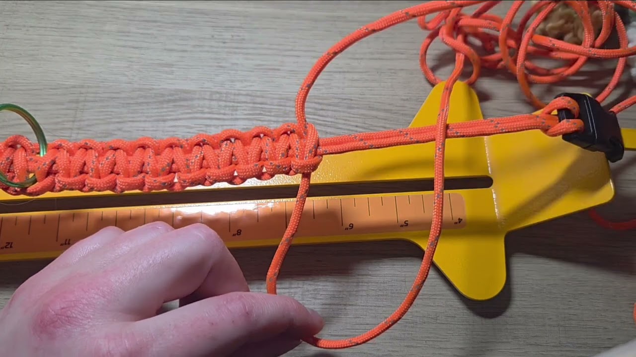 How To Make PARACORD Dog Collar With SPEEDYJIG