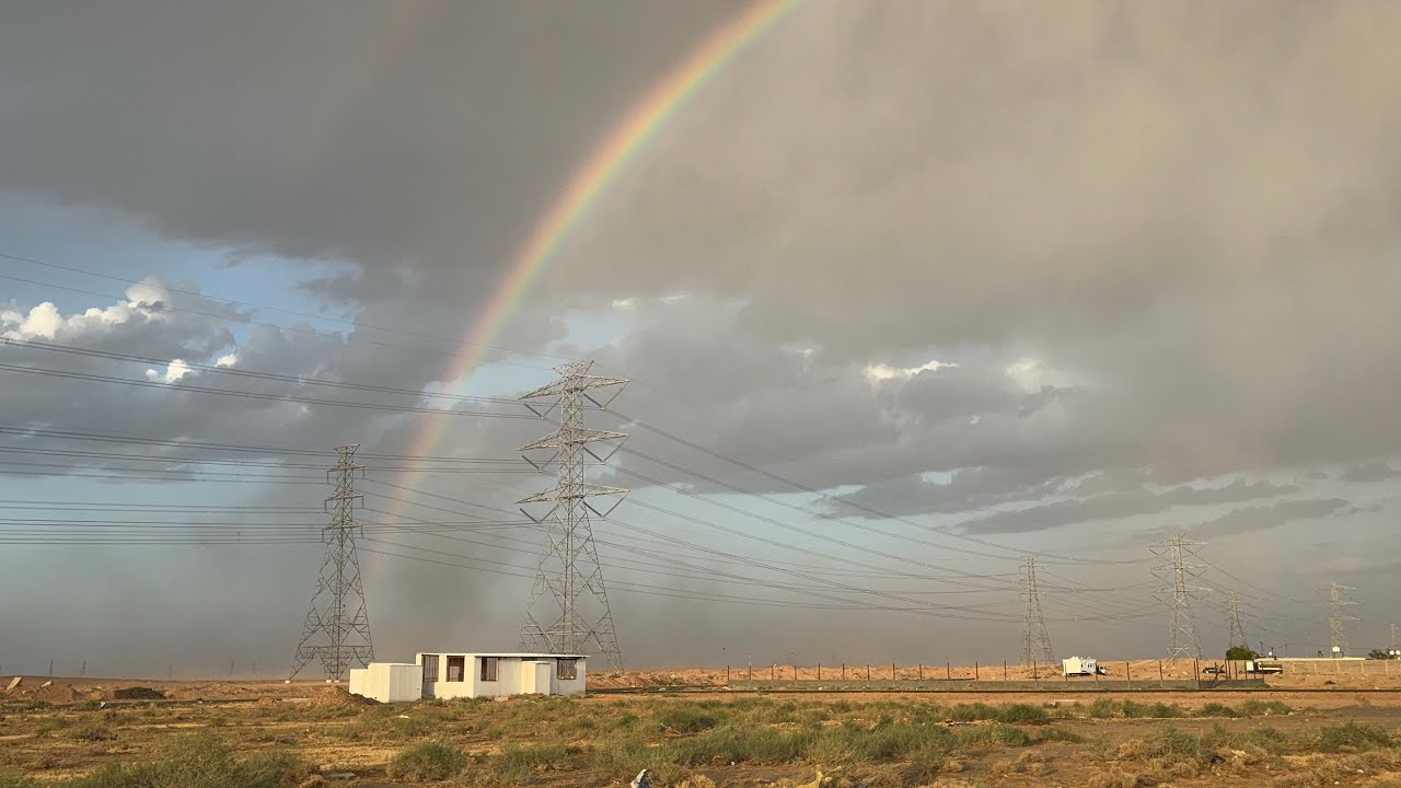 واخيراً طلعت بالأمطار نتمشى  😍🌧️🤍 بس توقعو وين رحت 😁🤗؟