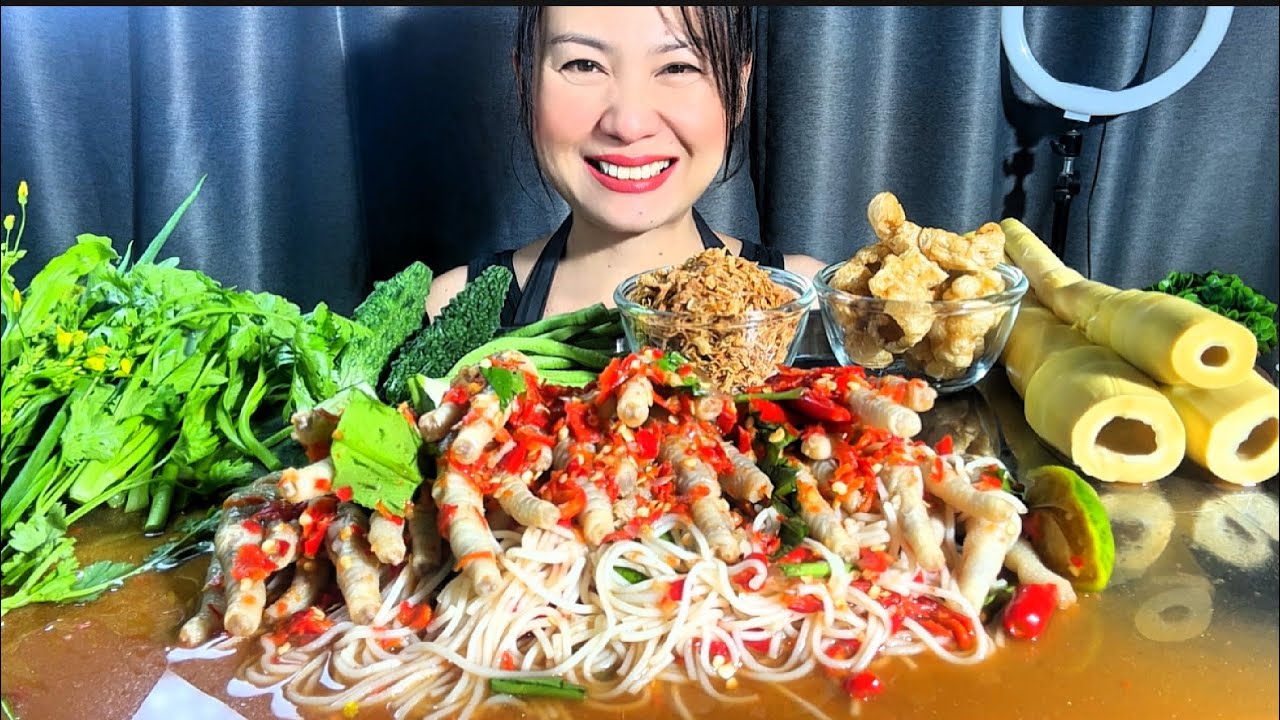 Thaifood ASMR ตำขนมจีนตีนไก่ แซบจัดจ้าน Papaya salad with chicken feet Khanom Jeen MUKBANG show 