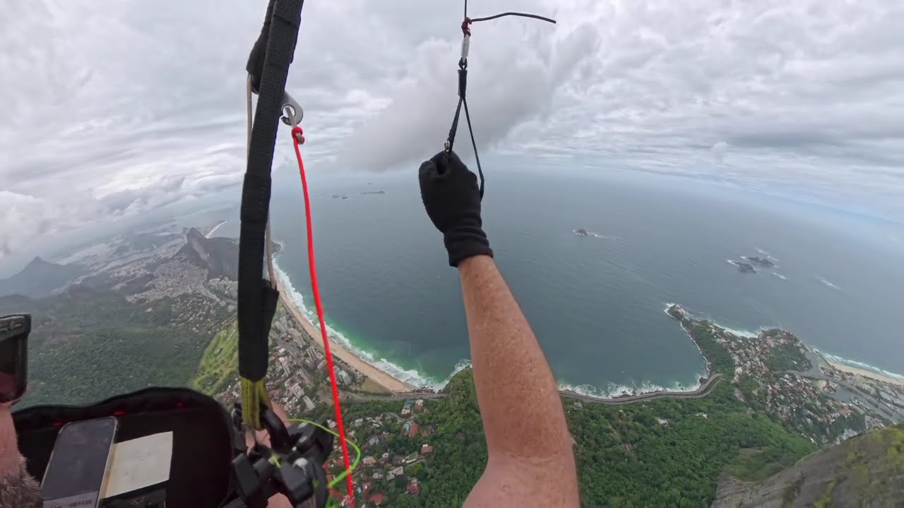 Sobrevoando o Rio no Primeiro Voo de 2026 | Parapente São Conrado