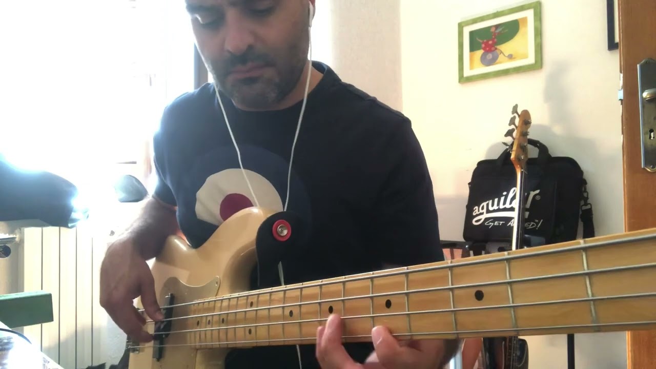 Bass lick on Yussef Dayes drumline “Chasing the Drum”