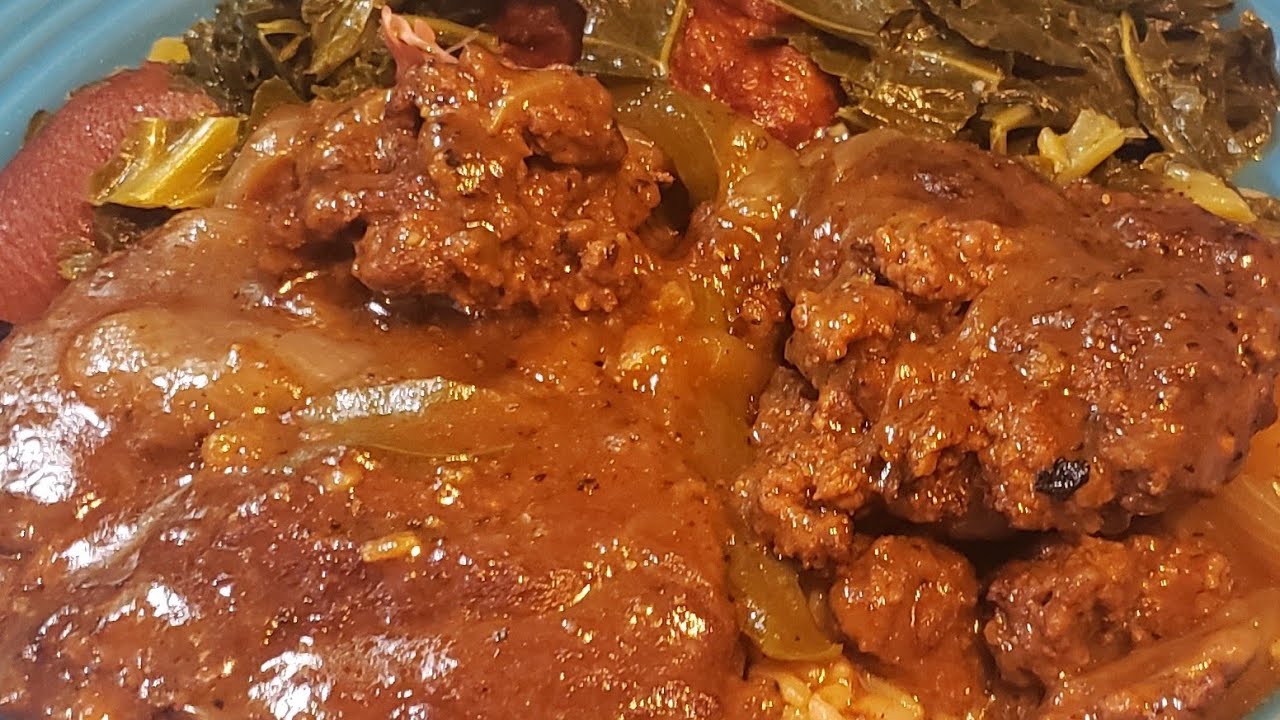 SMOTHERED STEAK & HAMBURGER DINNER