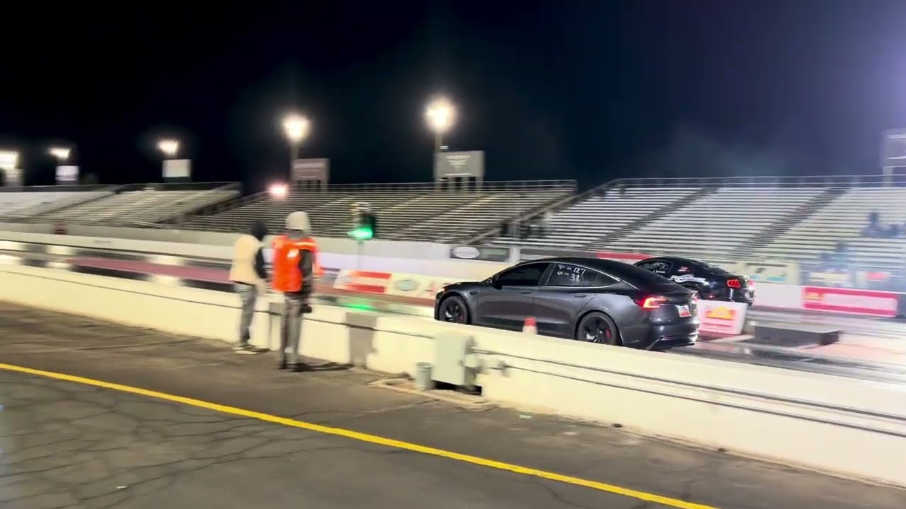 Procharged V6 mustang vs Tesla in the Final at 