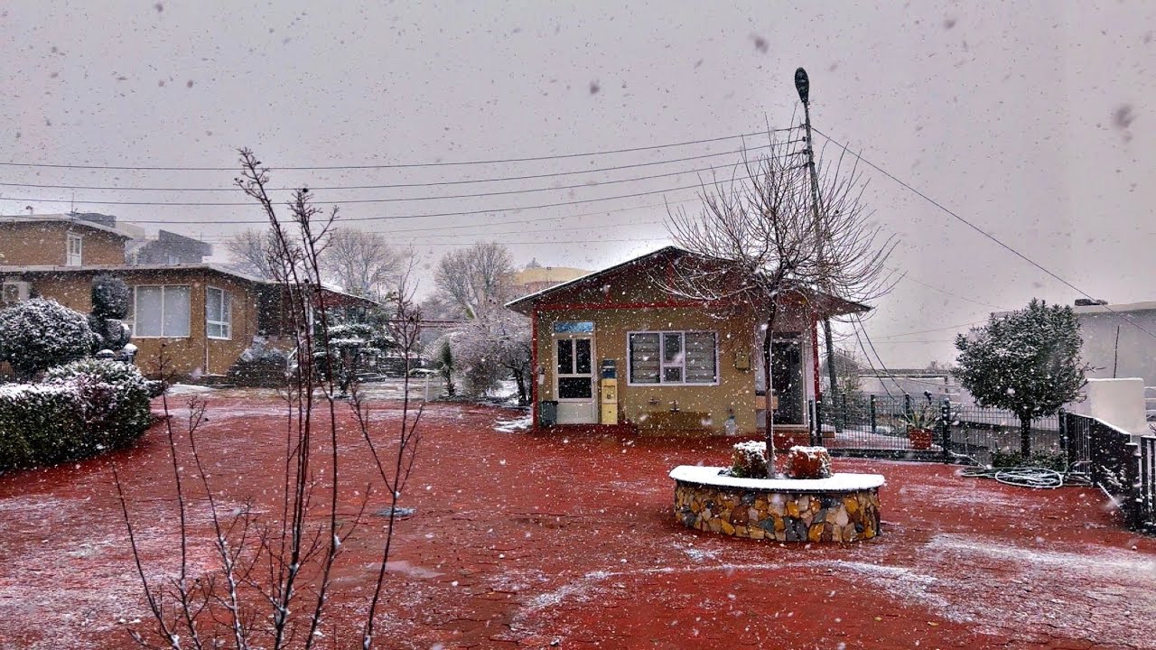 ماشاءالله زستانە و  #بەفر❄️_و_بارانە⛈️ 