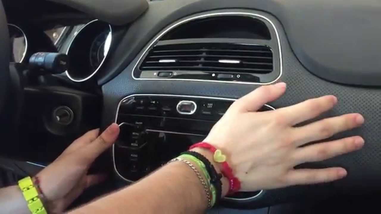Come collegare il cavo AUX nelle Grandi Punto/ EVO e autoradio FIAT/ ALFA ROMEO / LANCIA