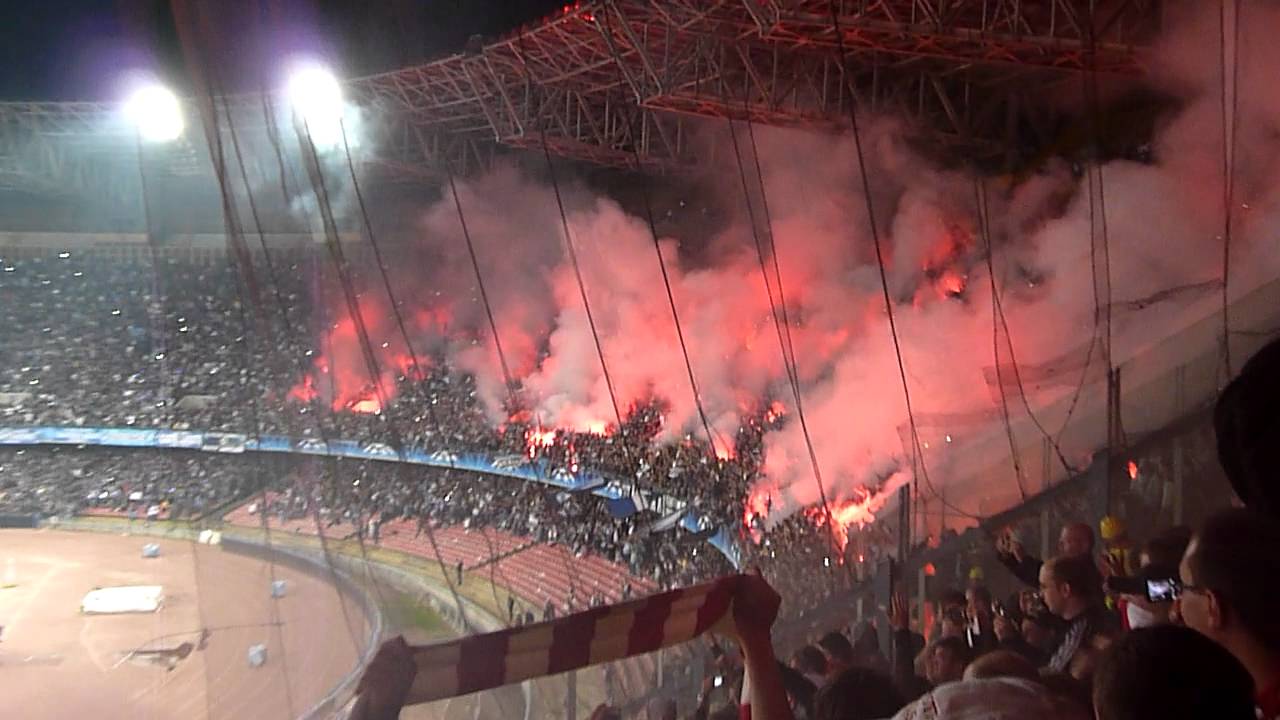 SSC Neapel - FC Bayern - Einlauf der Mannschaften