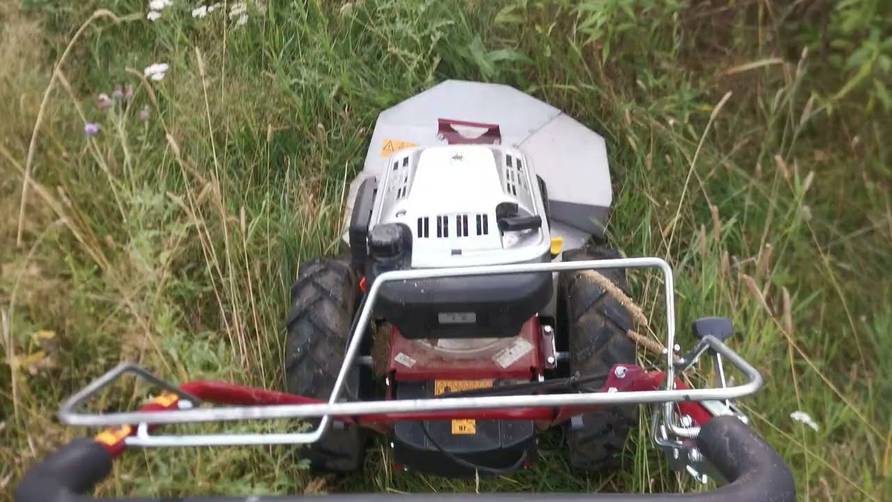 Kosiarka rotacyjna do wysokich traw w trudnym terenie Hecht 5060 Wypożyczalnia Mińsk Mazowiecki