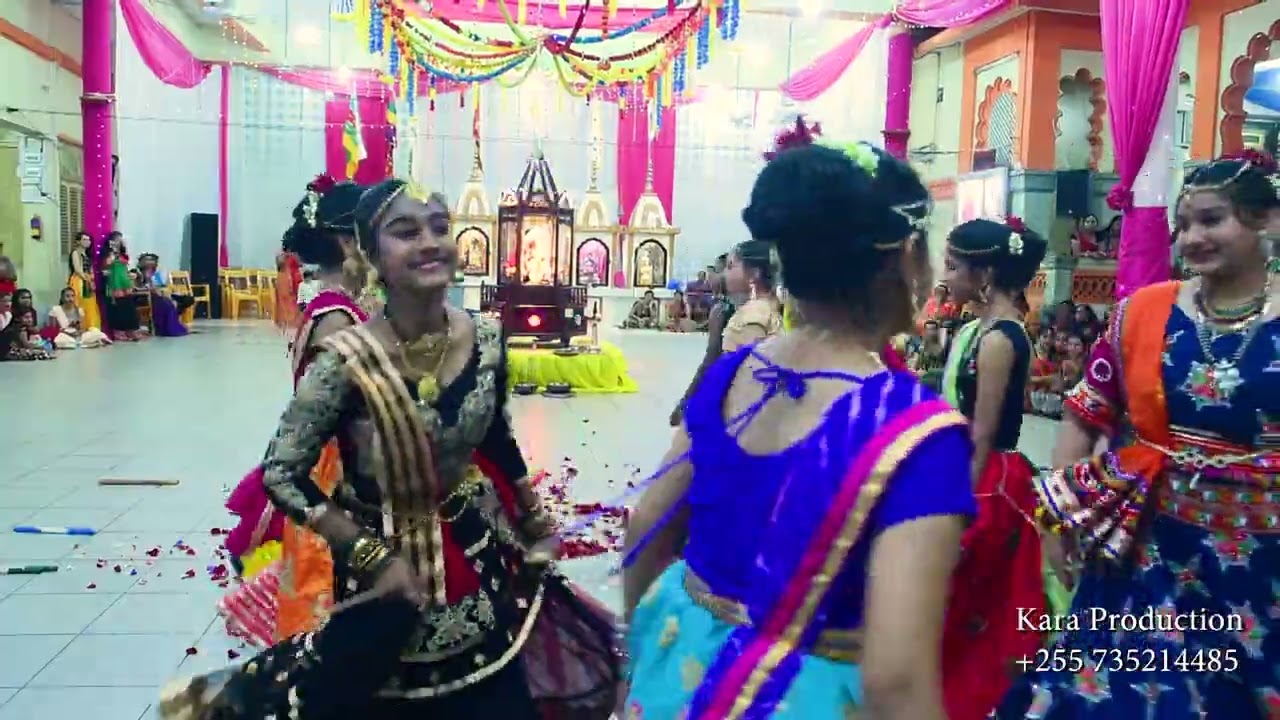 Garba|Performance|By|Rana|Gnathi|Mandal|Young|Girls|