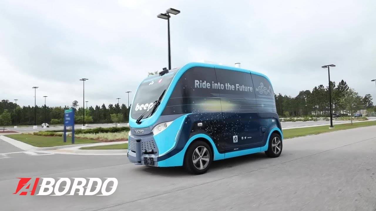 Carros que se manejan solos son usados para transportar pruebas del COVID-19 | Univision Autos