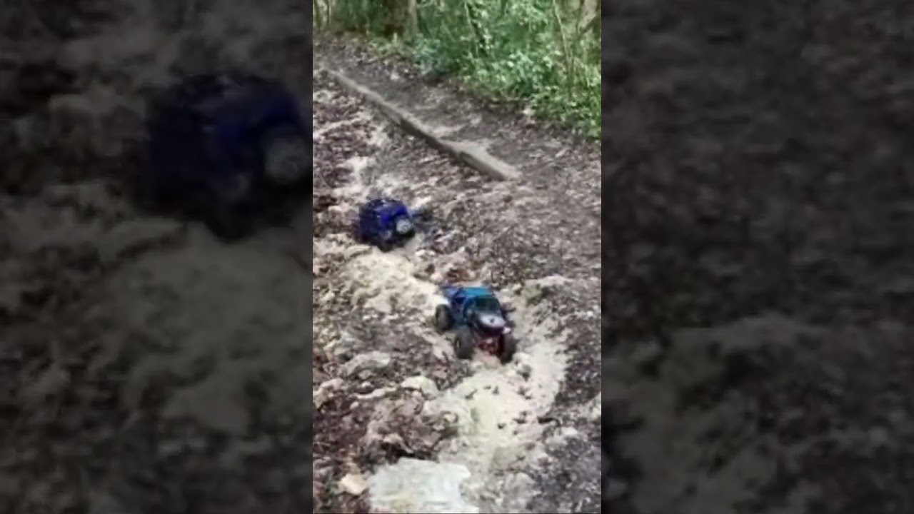 trx4 et SG4 dans un passage d'ornière.