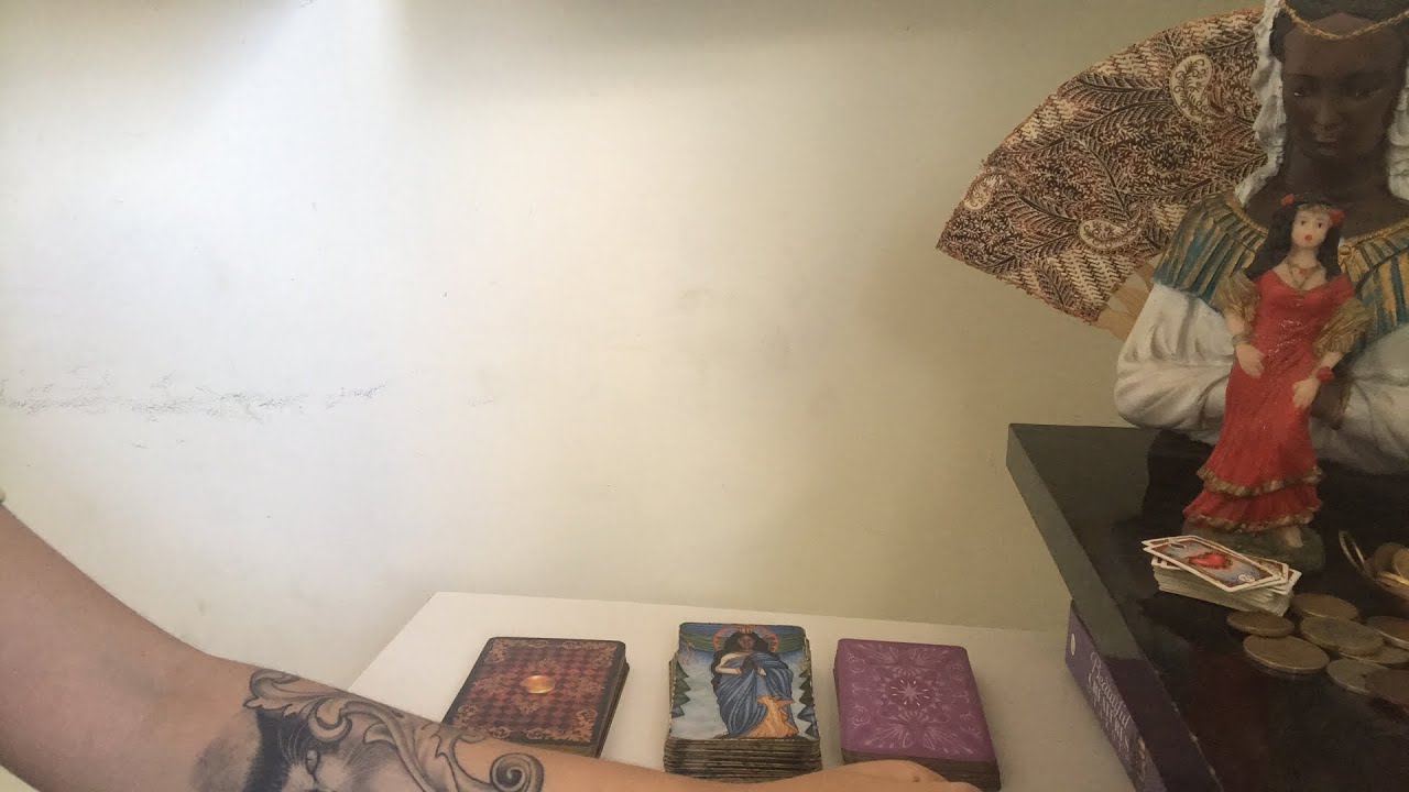 O que essa pessoa está sentindo por mim hoje? Escolha um montinho e descubra!