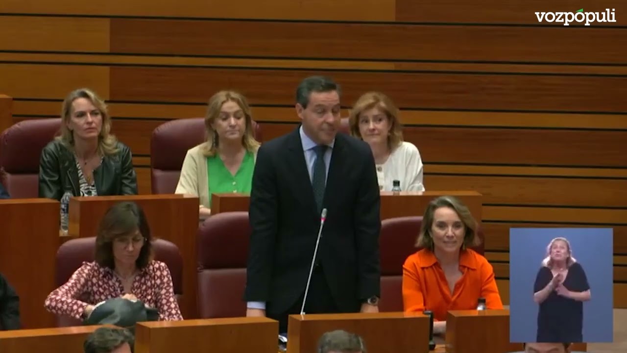 'Echan' a Cuca Gamarra del asiento en las Cortes de Castilla y León y se tiene que ir a última fila