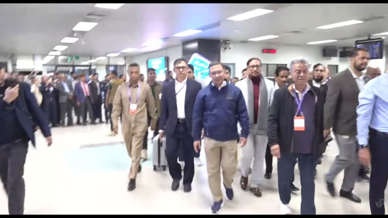 “নির্বাচনী প্রচারণায় চট্টগ্রাম পৌঁছেছেন তারেক রহমান ,সরাসরি