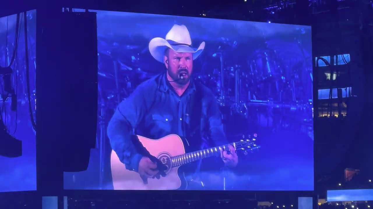 Garth Brooks - The Thunder Rolls (Gillette Stadium, 5/21/22)