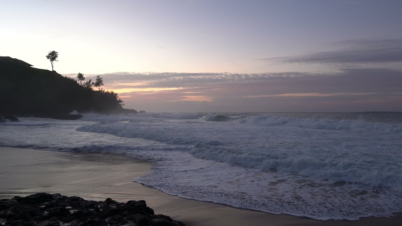 Relaxing Waves, Secret Beach, Kauai ASMR 4K
