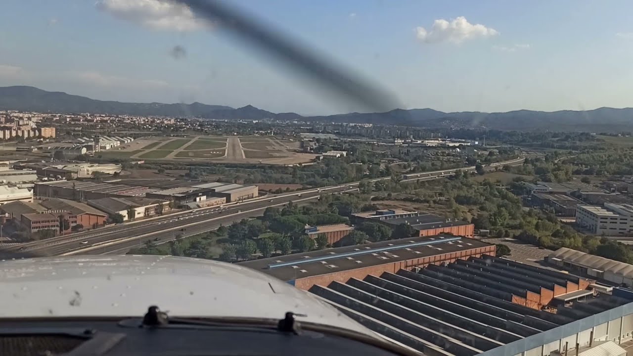 Barcelona Sabadell Airport - Runway 13 Final and Landing [Cessna 172R]