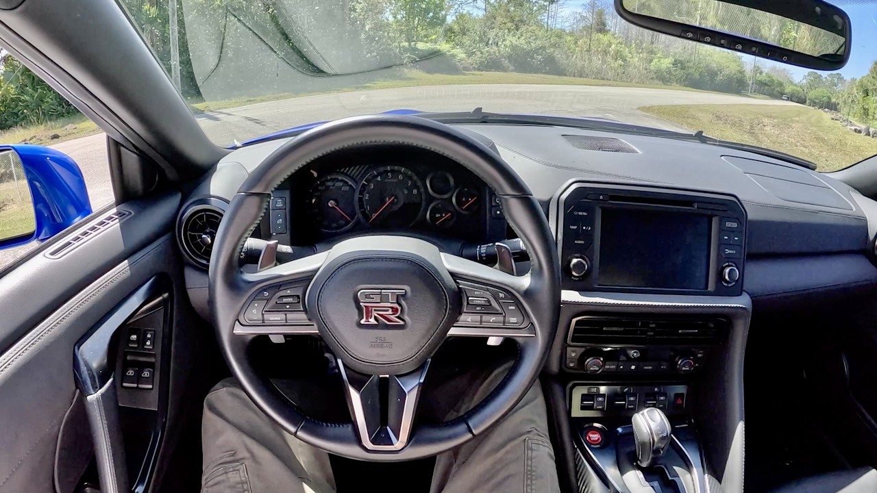 Nissan GT-R Premium 2023 года — впечатления от вождения от первого лица