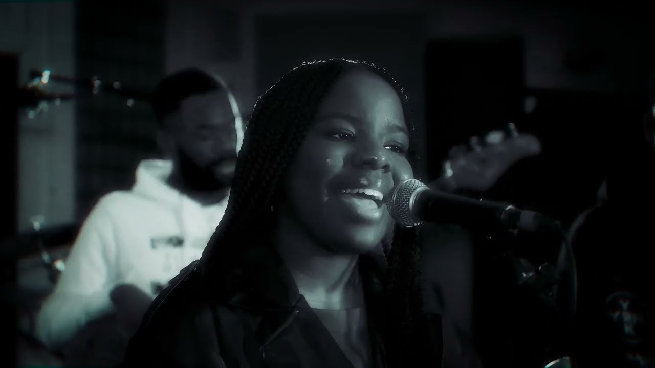 Kettia - Au milieu des combats (Official Video Cover)