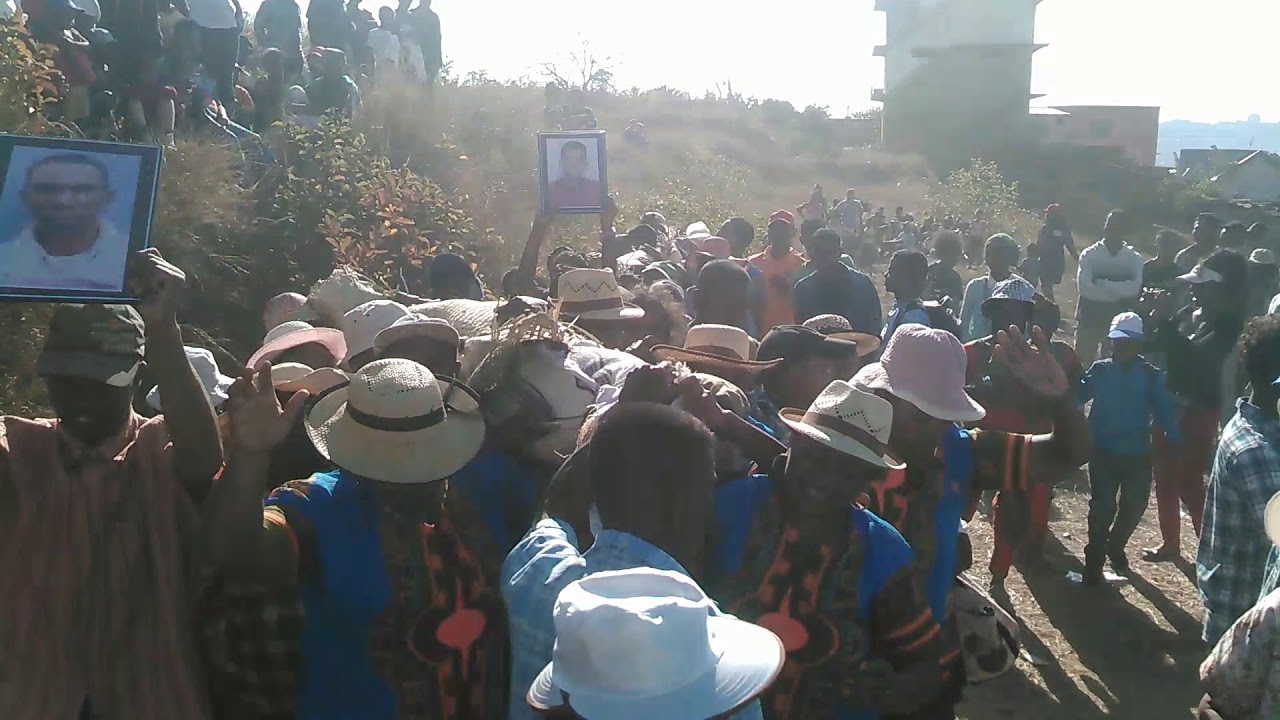 Famadihana dadabe Razafinjatovo louis sy topokolahy  tahina na i dadafara sy topokovavy fanilo 2018