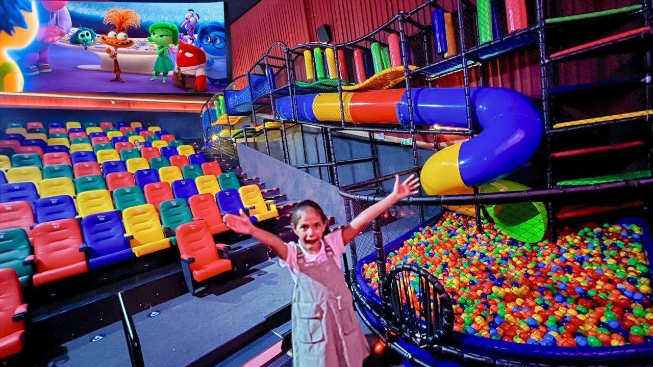 MONTEI UM PARQUE SECRETO NA SALA DE CINEMA DO SHOPPING!!!