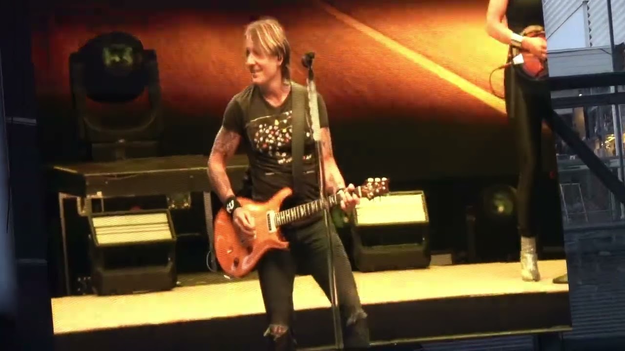 Straight Line - Keith Urban - High and Alive Tour (Toronto, June 21, 2025)