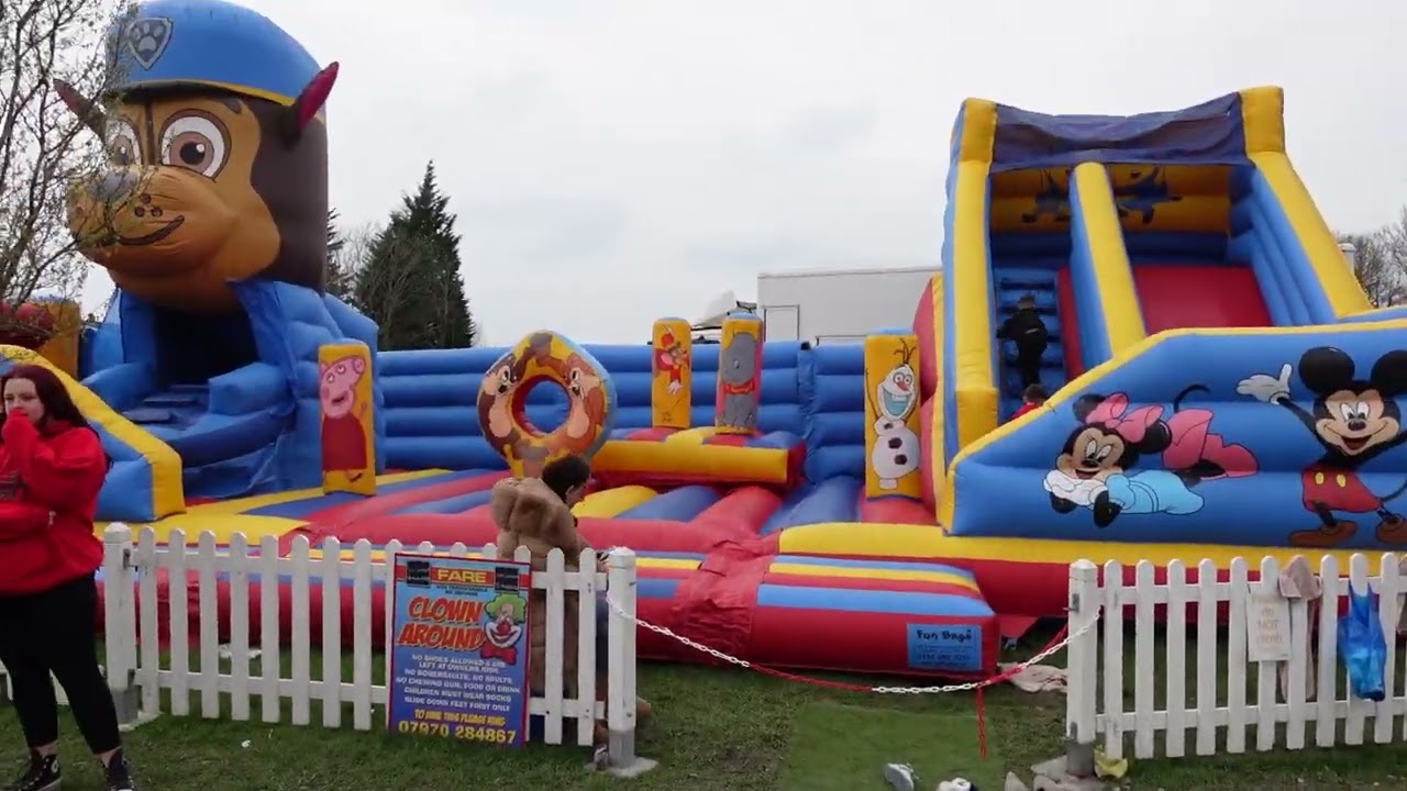walk round billy hill family fun fair townley Park Burnley 9th April 2023