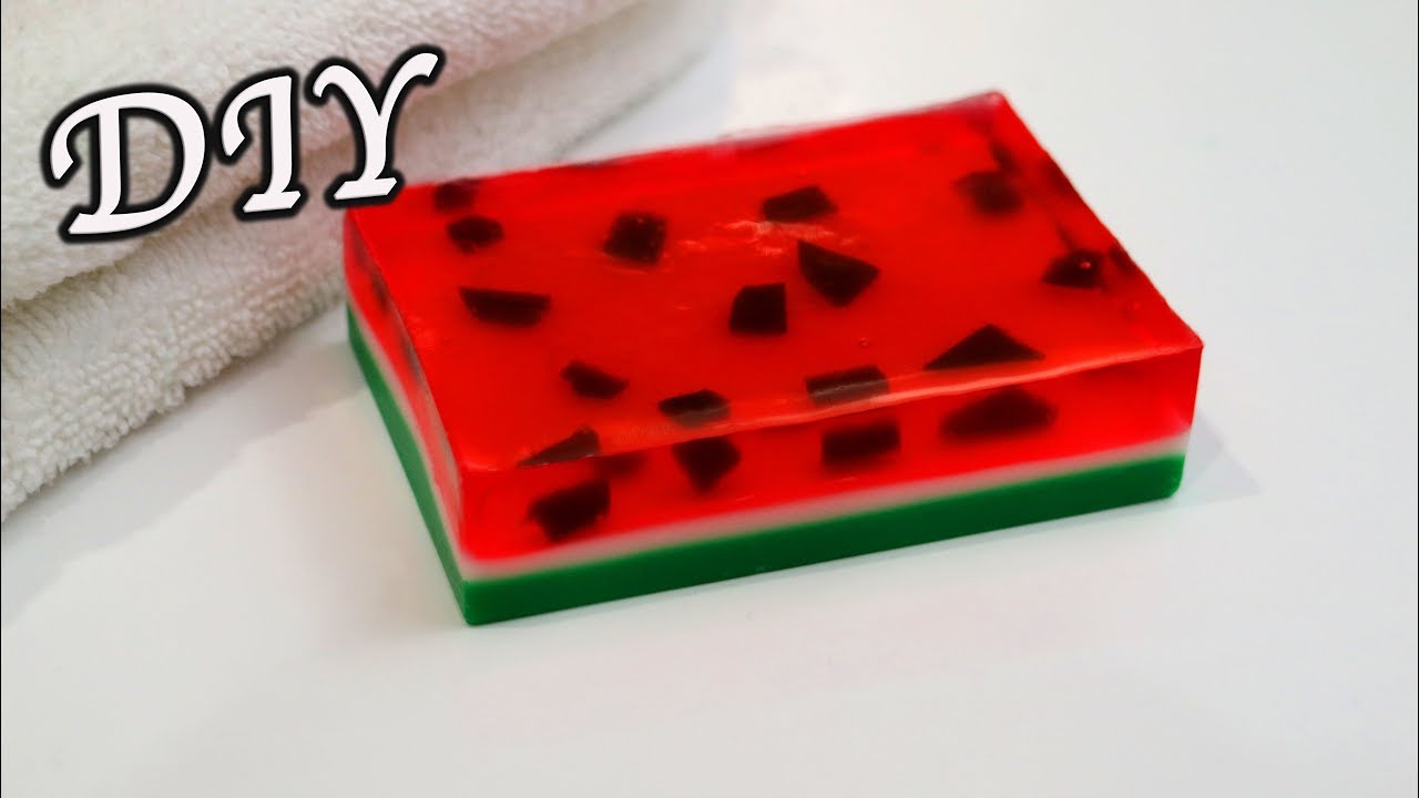 WATERMELON SOAP DIY | MELT AND POUR SOAP MAKING