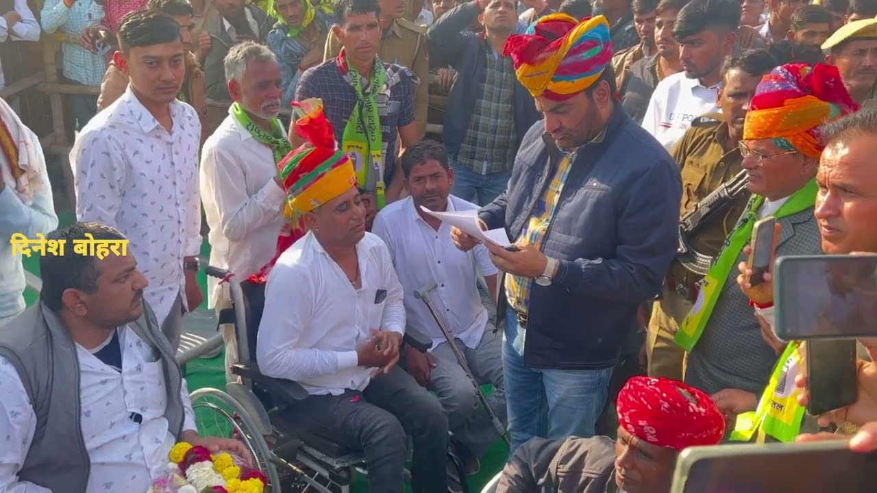 व्हील चेयर लेकर हनुमान बेनीवाल से मिलने पहुंचे दिव्यांग,बोले; सीएम से मिले लेकिन अभी तक कुछ नहीं हुआ