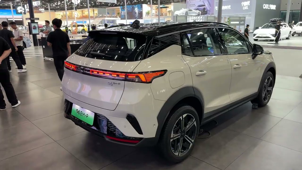 All New 2025 Geely Lynk&Co 06 EM-P PHEV - Exterior And Interior