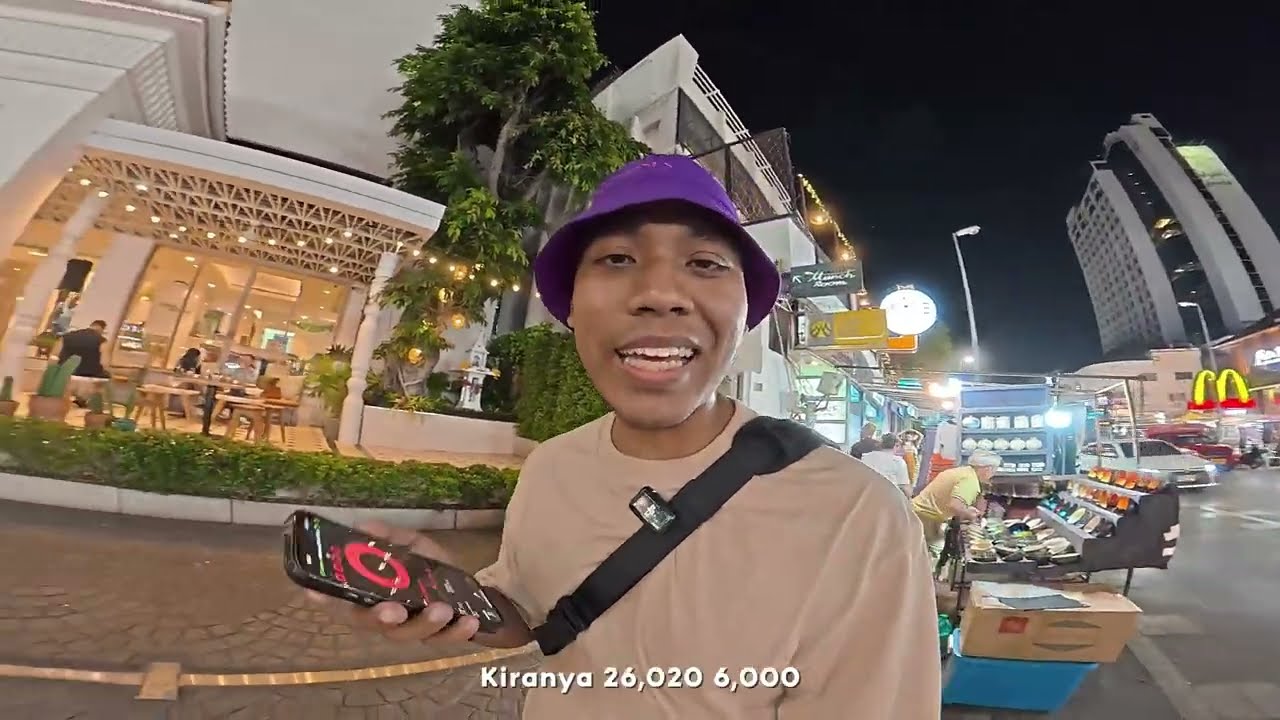 Berjalan Night Bazaar Chiang Mai