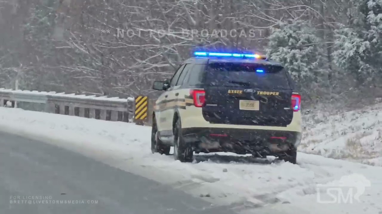01-10-2025 Nashville, Tennessee - Heavy Snow Pummels City - Wrecks -i-40/65/840 Shots - Snow Removal