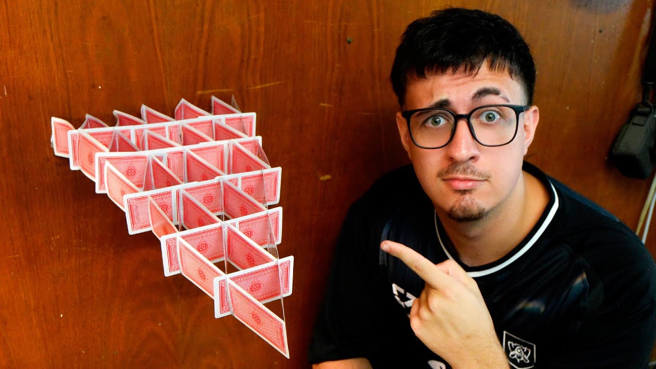 Una Torre de Cartas que desaf&iacute;a la Gravedad