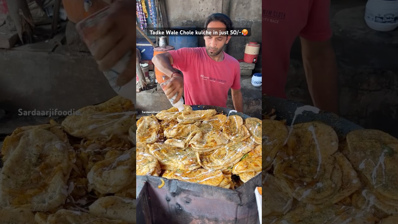 West Delhi ke special Tadke wale chole kulche😋🥵 
