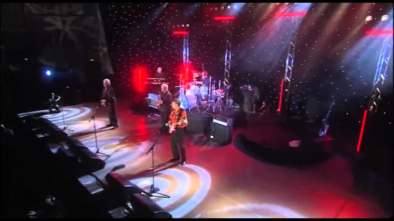 The Ventures-The Shadows Apache Comparison