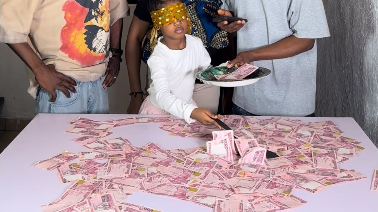 🚨HOW TO SCOOP ALOT OF MONEY💰(BILLS)- THE MOST FUNNY, INTERESTING & ENTERTAINING CHALLENGE- SUBSCRIBE