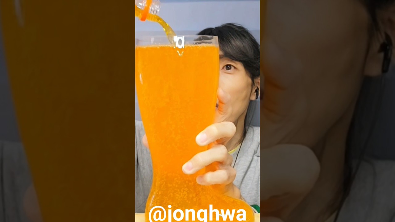 썬키스트 🍊 오렌지 소다 탄산음료 먹방 Chug Sunkist Orange Soda Mukbang #shorts #asmr #chug #korea #탄산음료 #음식 #요리