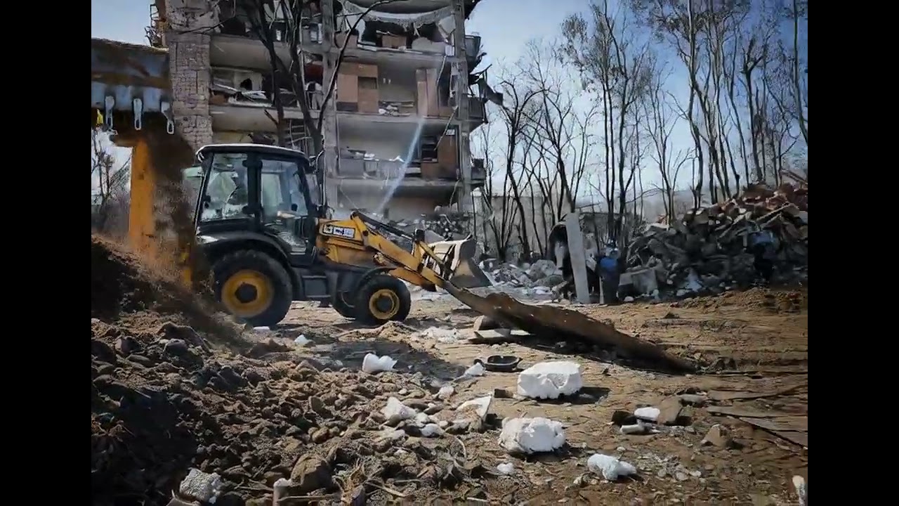 JCB -Clearing rubble from War site #trending #youtubeshorts