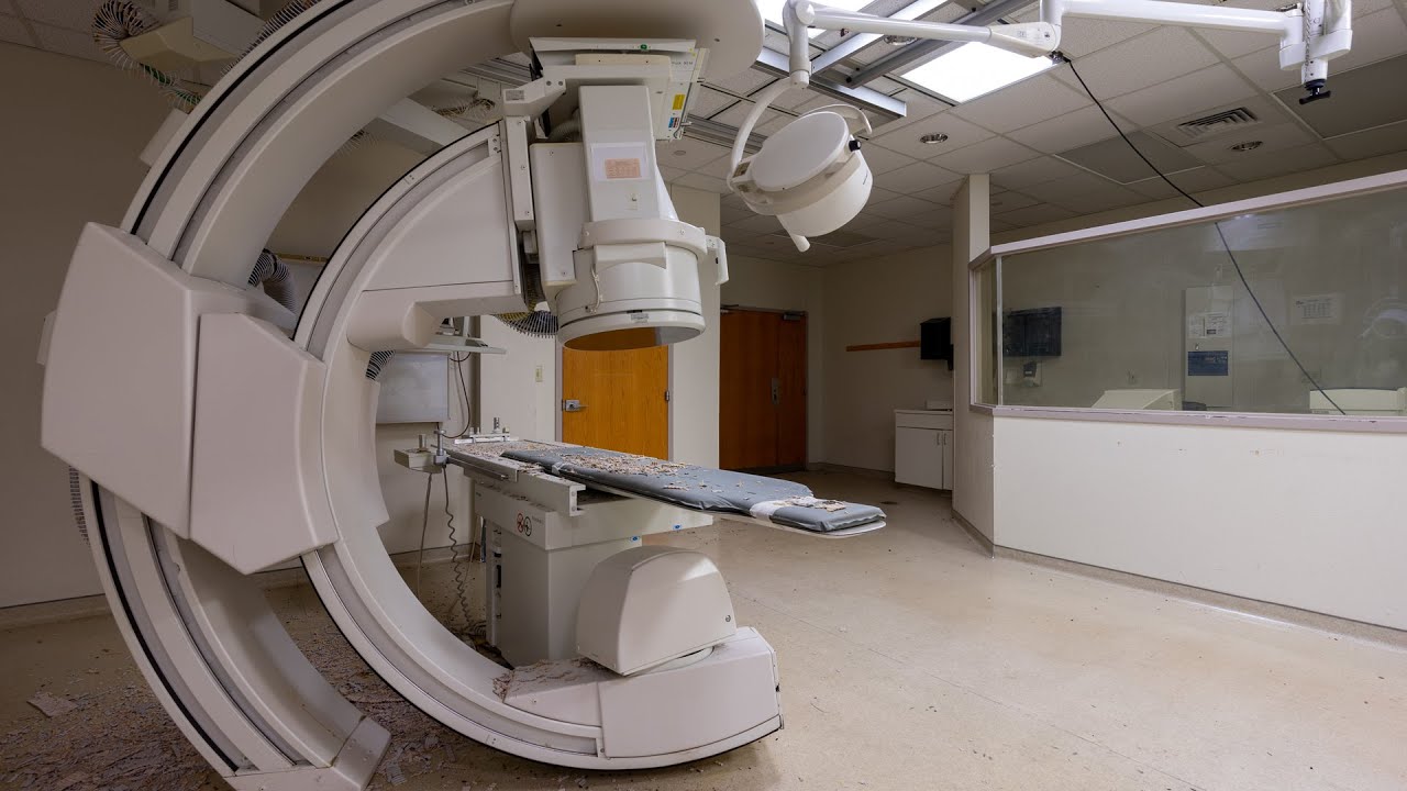 Exploring Abandoned Hospital With MRI Machines & Surgical Suites